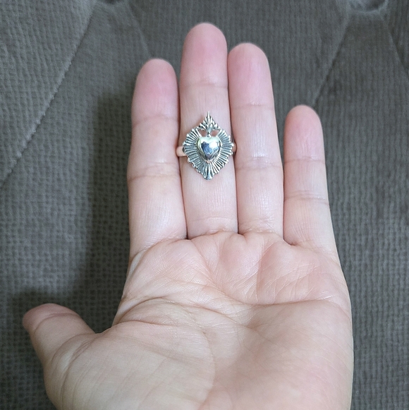 Sterling Silver🤍 El Sagrado Corazon (The Sacred Heart) Ring💍 - NWT - Picture 7 of 16